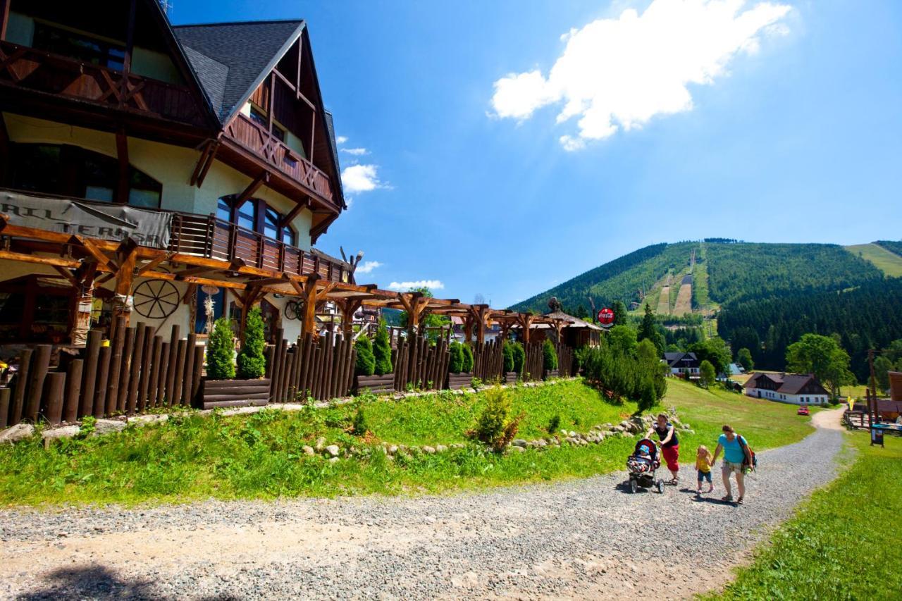 Hotel Penzion Rotunda Harrachov Exterior foto