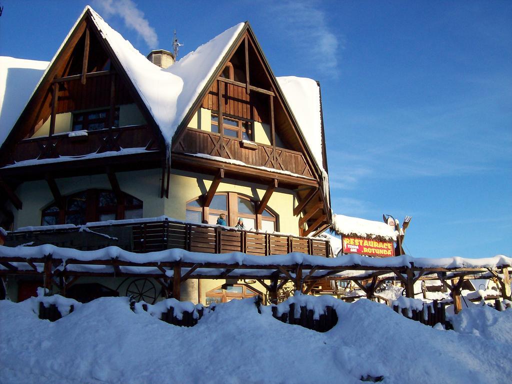 Hotel Penzion Rotunda Harrachov Exterior foto